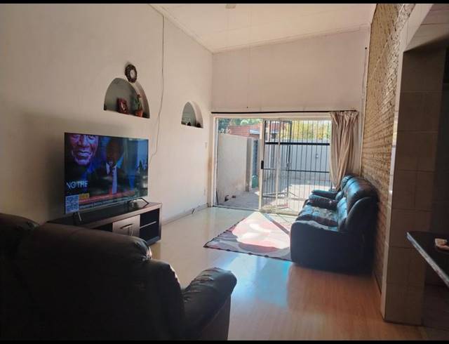 2 BEDROOM PROPERTY TO RENT IN STERPARK